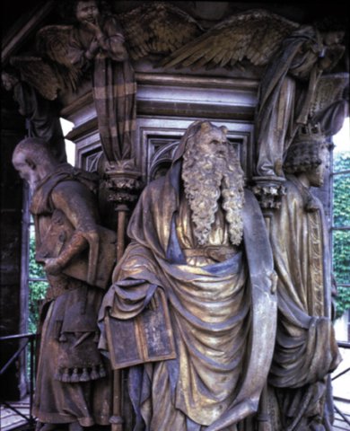 claussluterwellofmoses13951406limestonesculpturefrench.jpg